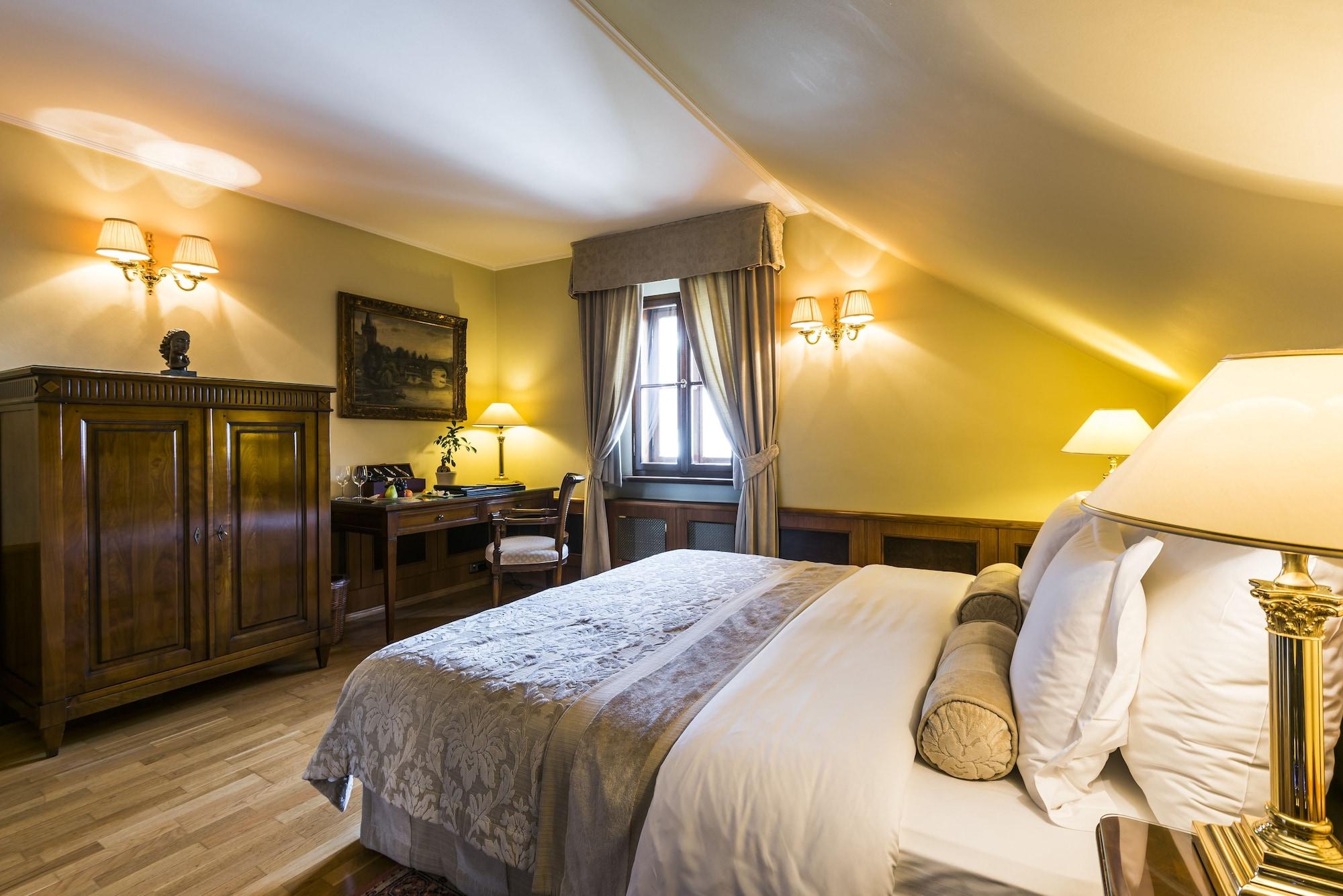 Hotel Golden Well Praga Zewnętrze zdjęcie