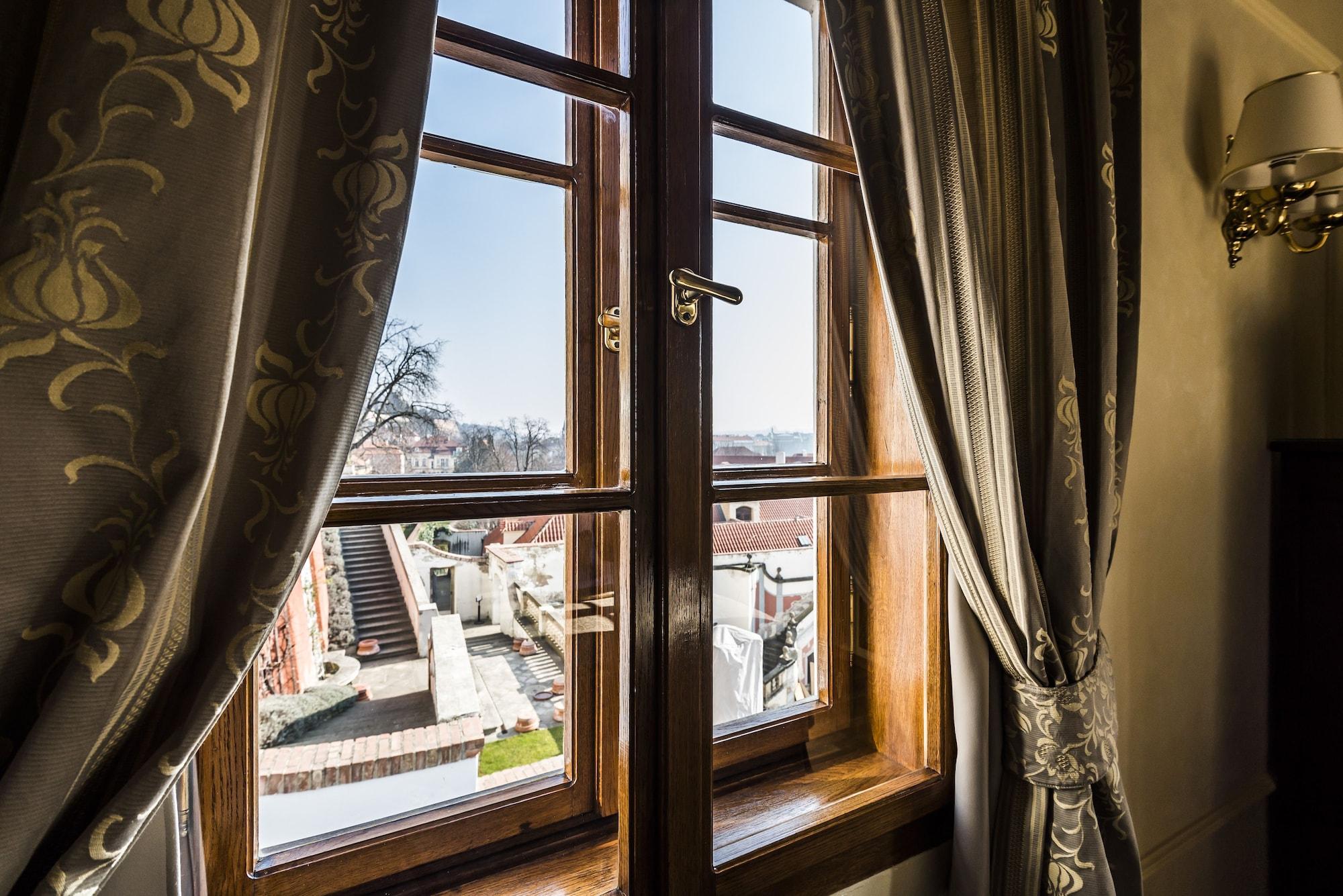 Hotel Golden Well Praga Zewnętrze zdjęcie