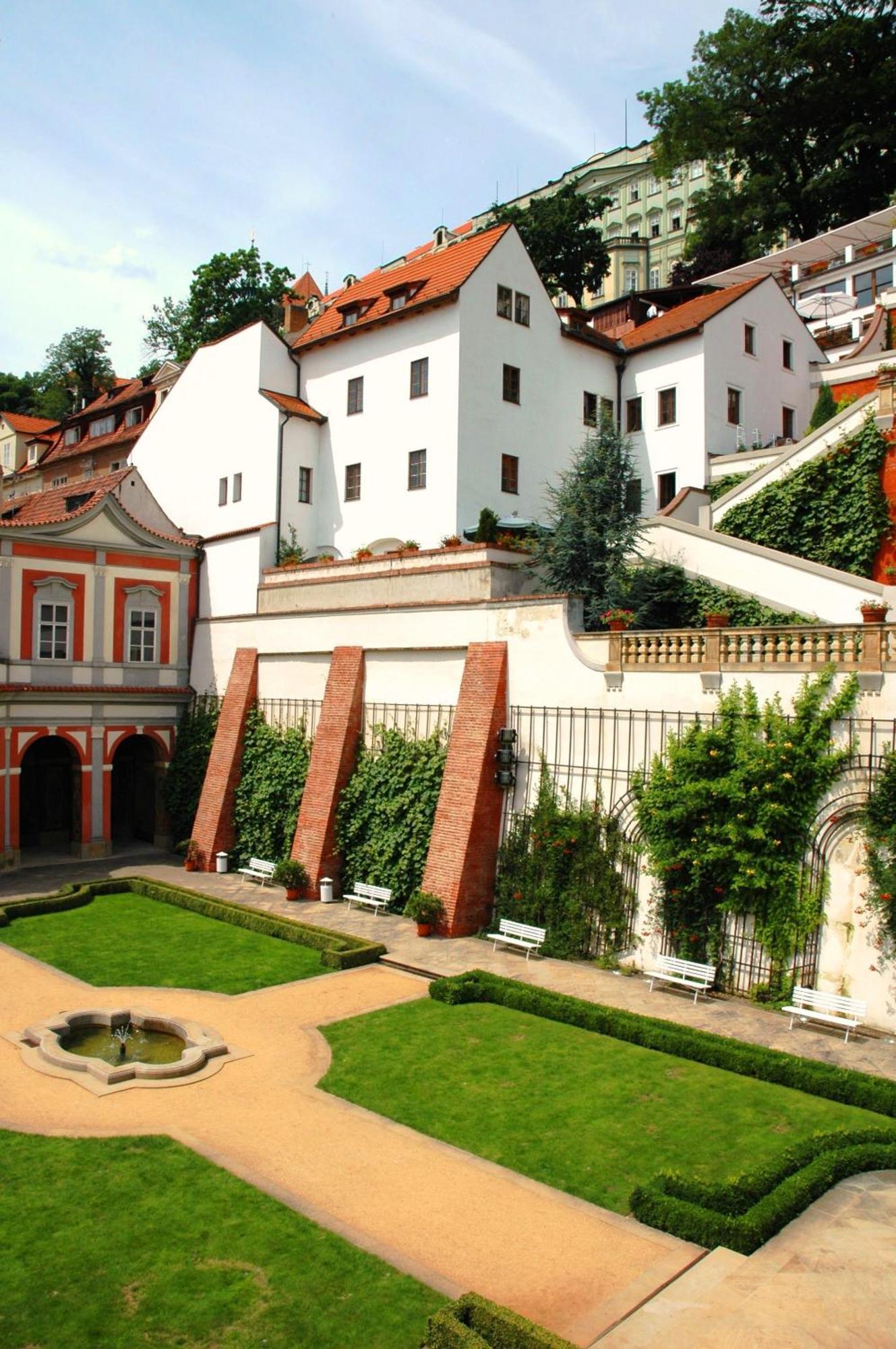 Hotel Golden Well Praga Zewnętrze zdjęcie